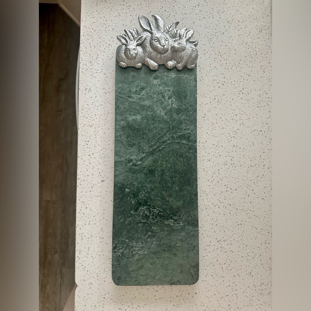 Arthur Court Bunnies Green Marble Cheese Tray